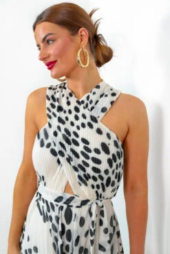 Artemis - White Spot Pleated Maxi Dress 12 Artemis - White Spot Pleated Maxi Dress -Deals Modashka Store Artemis WhiteSpotPleatedMaxiDress6