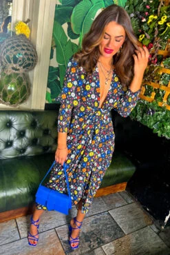 Glamorous Drive Em Wild - Black Multi Sticker Print Midi Wrap Dress -Deals Modashka Store Don t Tame Me Blue Multi Abstract Midi Wrap Dress3