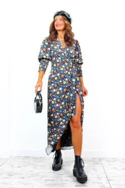 Glamorous Drive Em Wild - Black Multi Sticker Print Midi Wrap Dress -Deals Modashka Store Drive EmWild BlackMultiStickerPrintMidiWrapDress 2