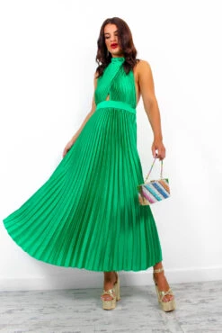 Stolen Moment - Green Halter Neck Pleated Maxi Dress -Deals Modashka Store StolenMoment GreenHalterNeckPleatedMaxiDress 5