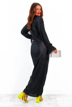 Waiting For Your Love - Black Plunge Plisse Midi Dress -Deals Modashka Store WaitingForYourLove BlackPlungePlisseMidiDress 4
