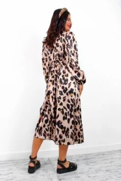 Catwalk Woman Like Me - Beige Leopard Print Midi Wrap Dress -Deals Modashka Store WomanLikeMe BeigeLeopardPrintMidiWrapDress2